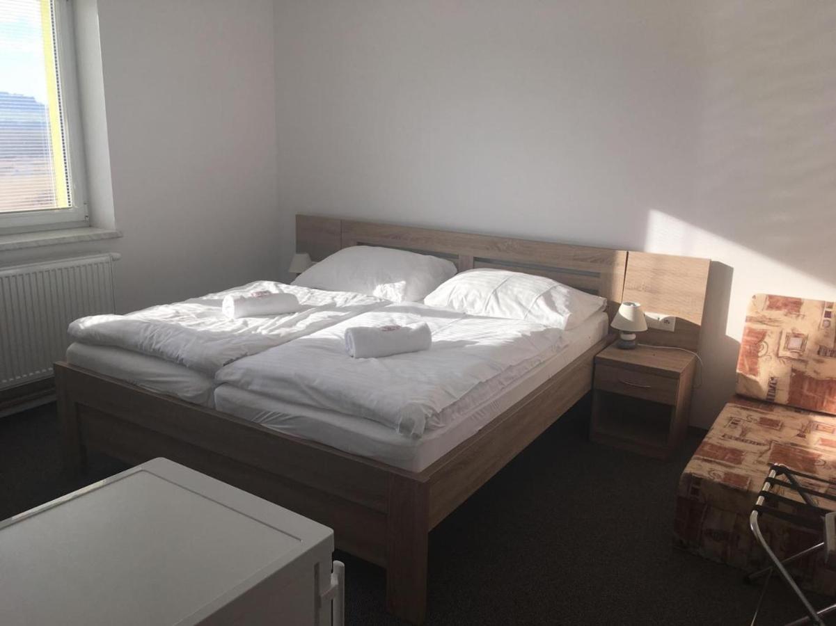 Hotel Motorest-Pension U Hrachu,S.R.O. Klatovy Esterno foto